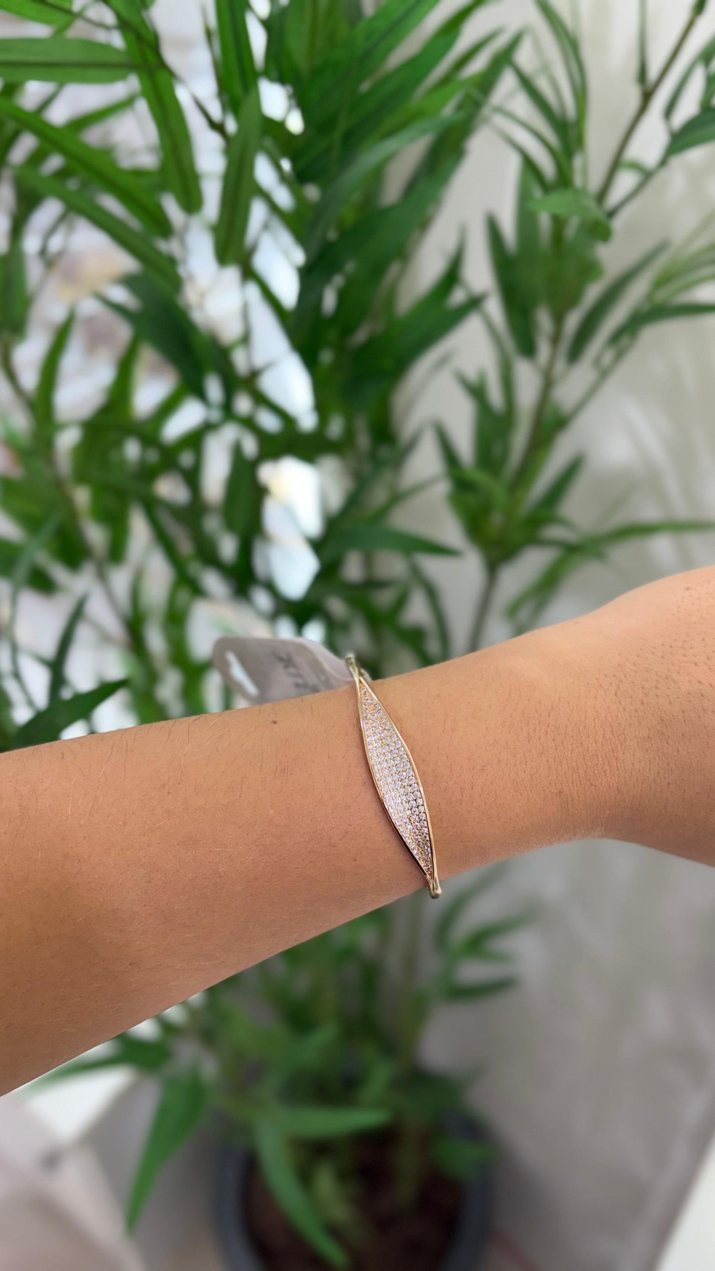 bracelete chic dourado com strass
