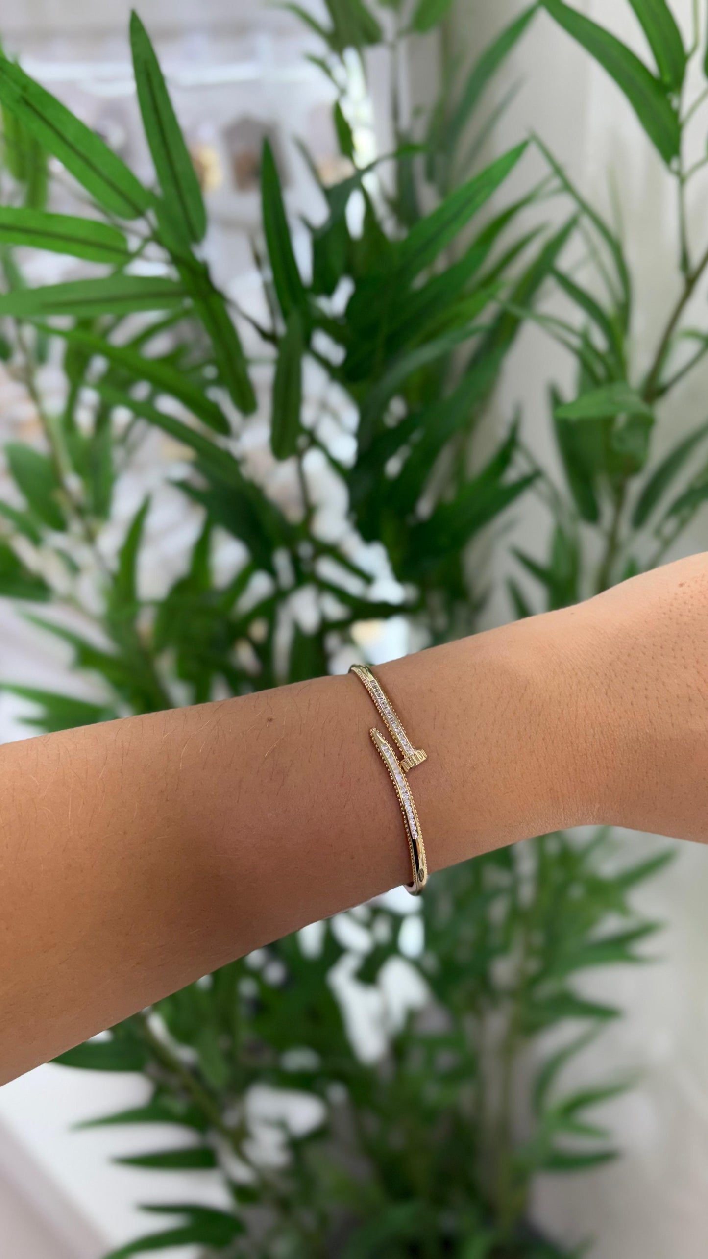 bracelete prego cravejado