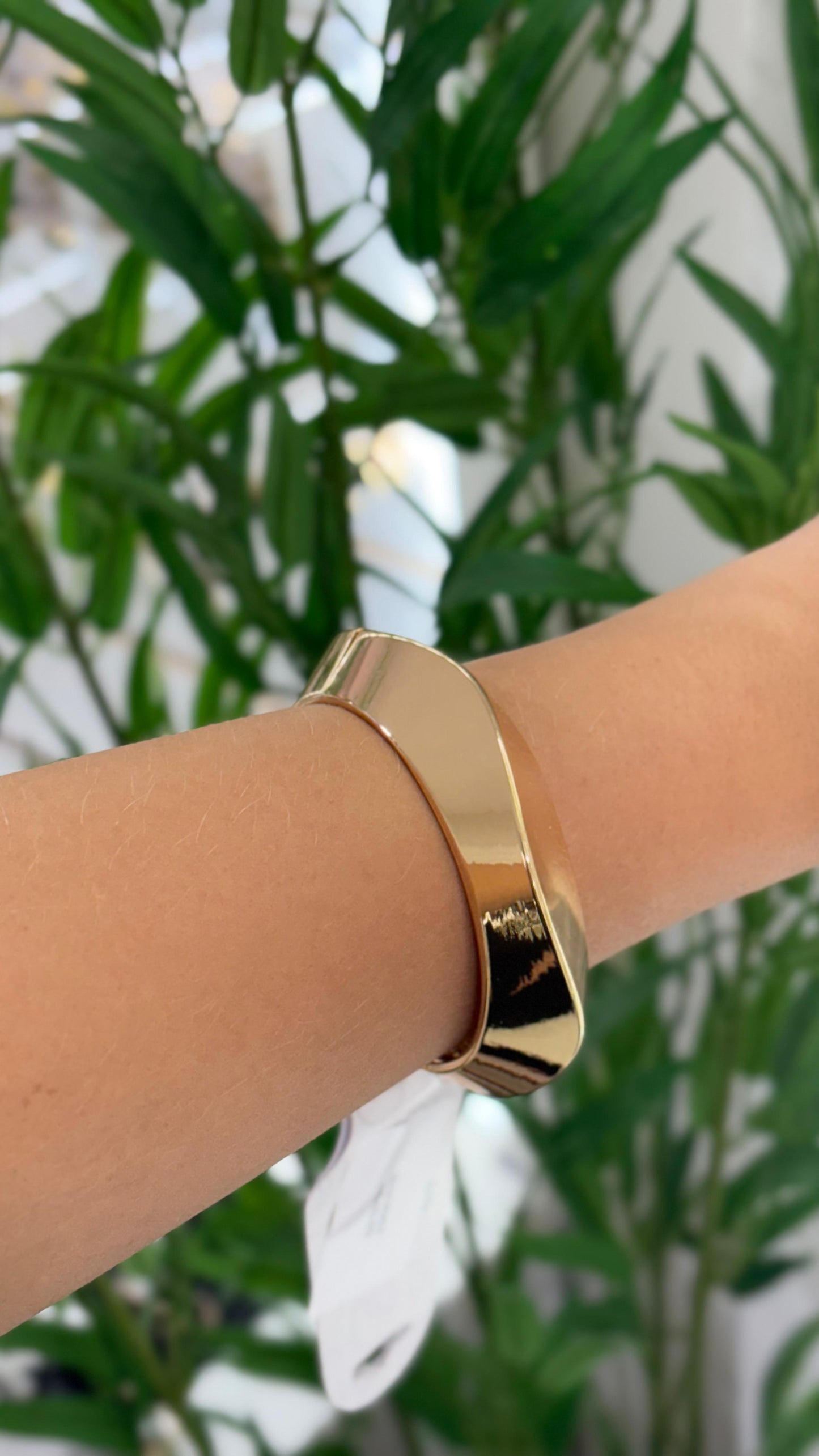 bracelete orgânico dourado redondo