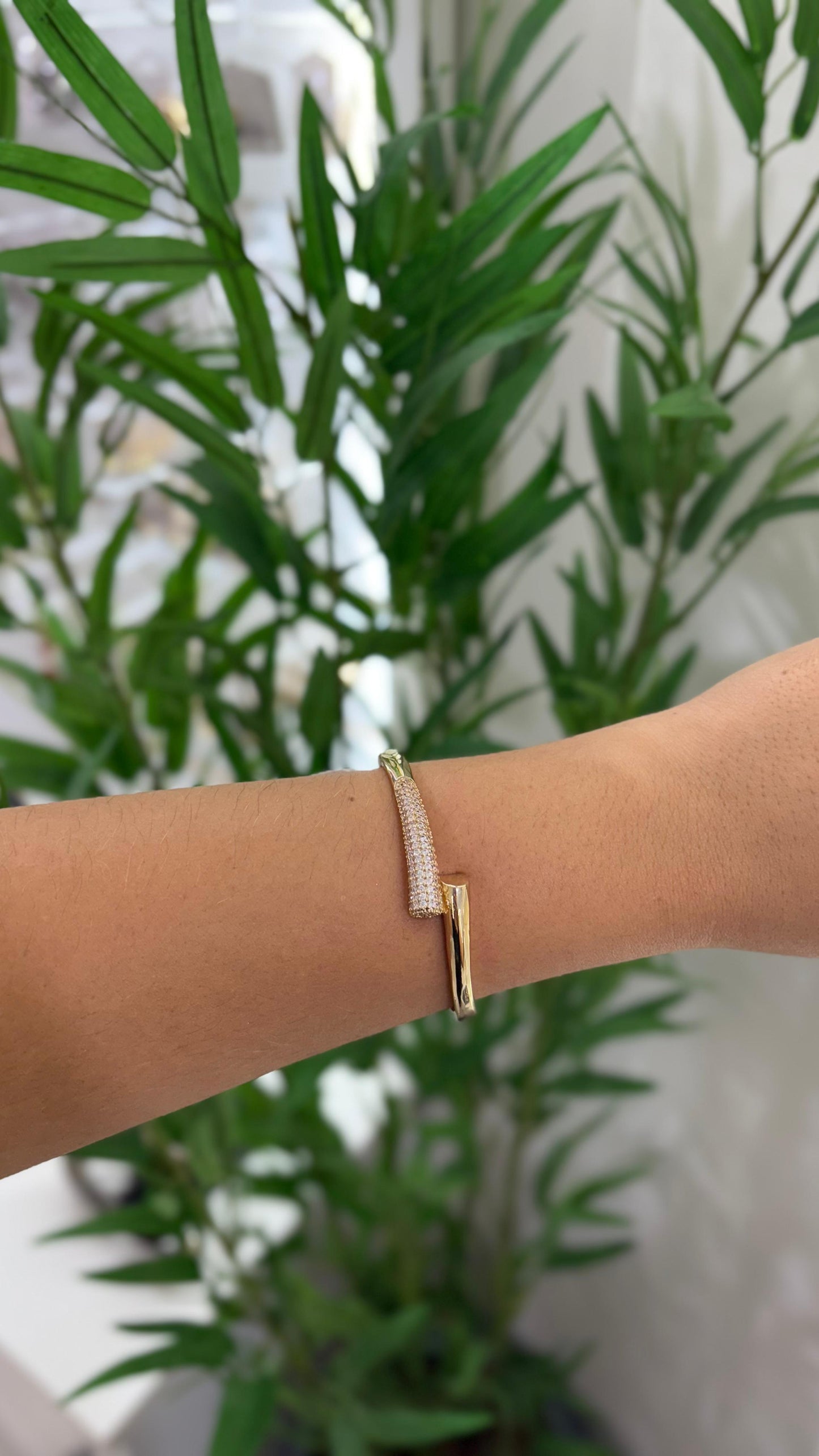 bracelete mix dourado com strass