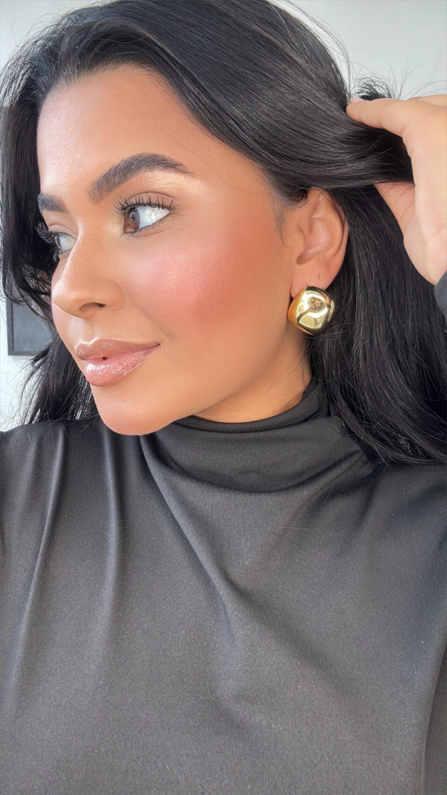 brinco botão dourado em aço inoxidável