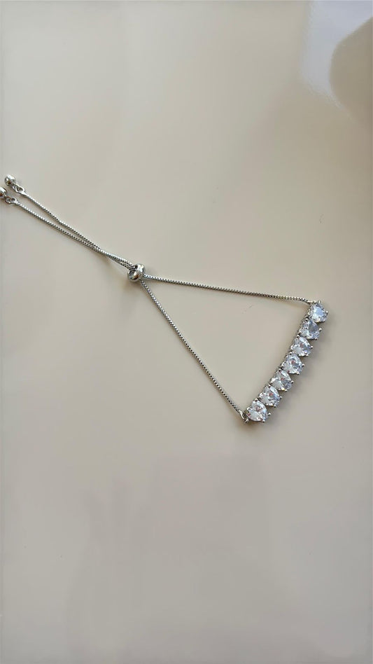 pulseira cravejada com coração prata e fecho gravatinha