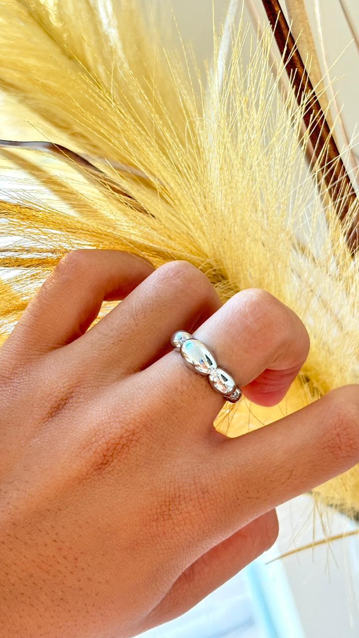 anel prata formato de gotas minimalista