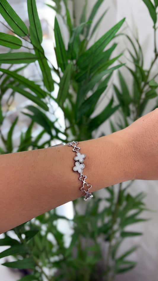 bracelete trevos prata e branco aço inoxidável