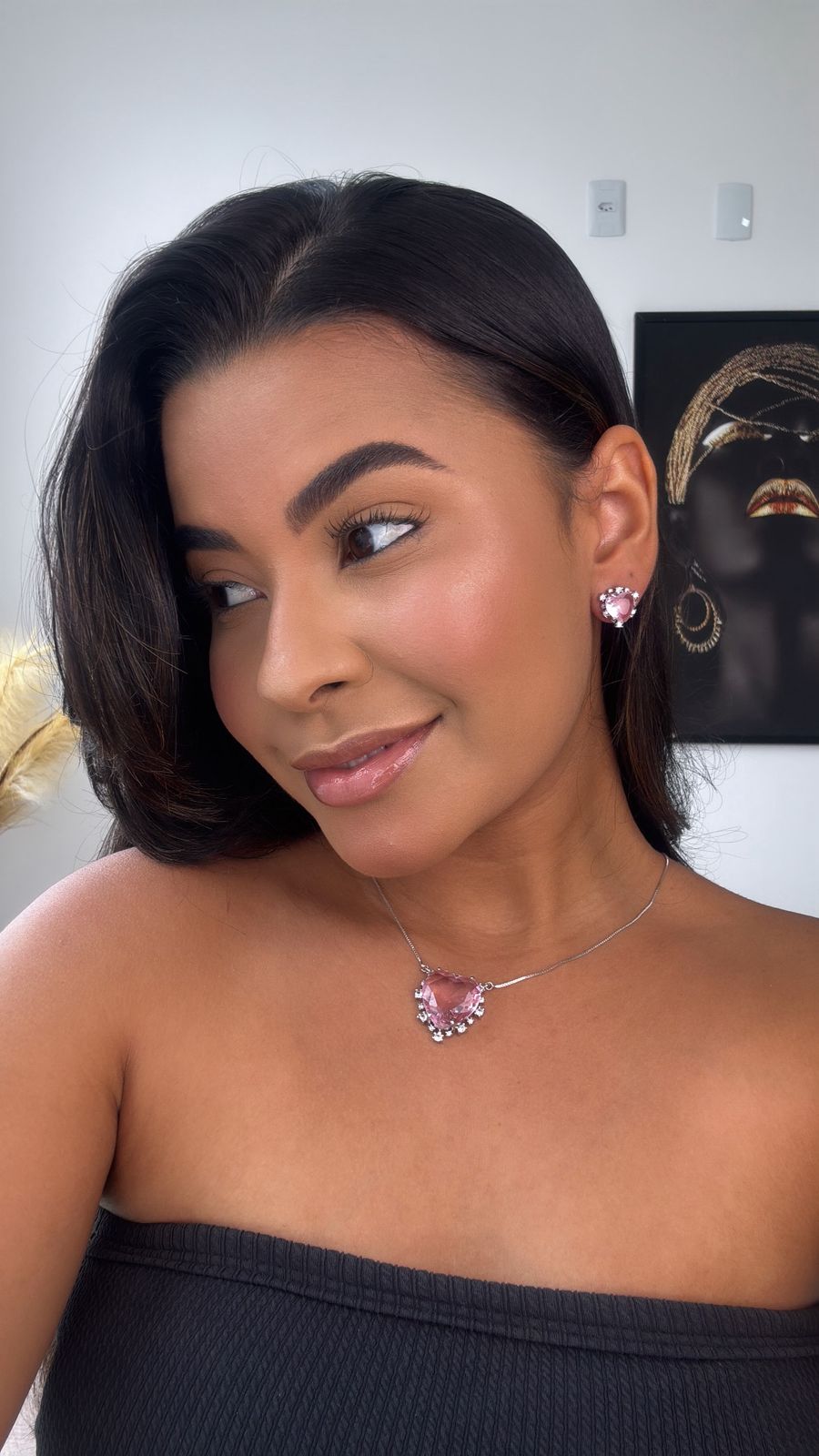 conjunto de colar e brinco prata com coração rosa com detalhe nas bordas