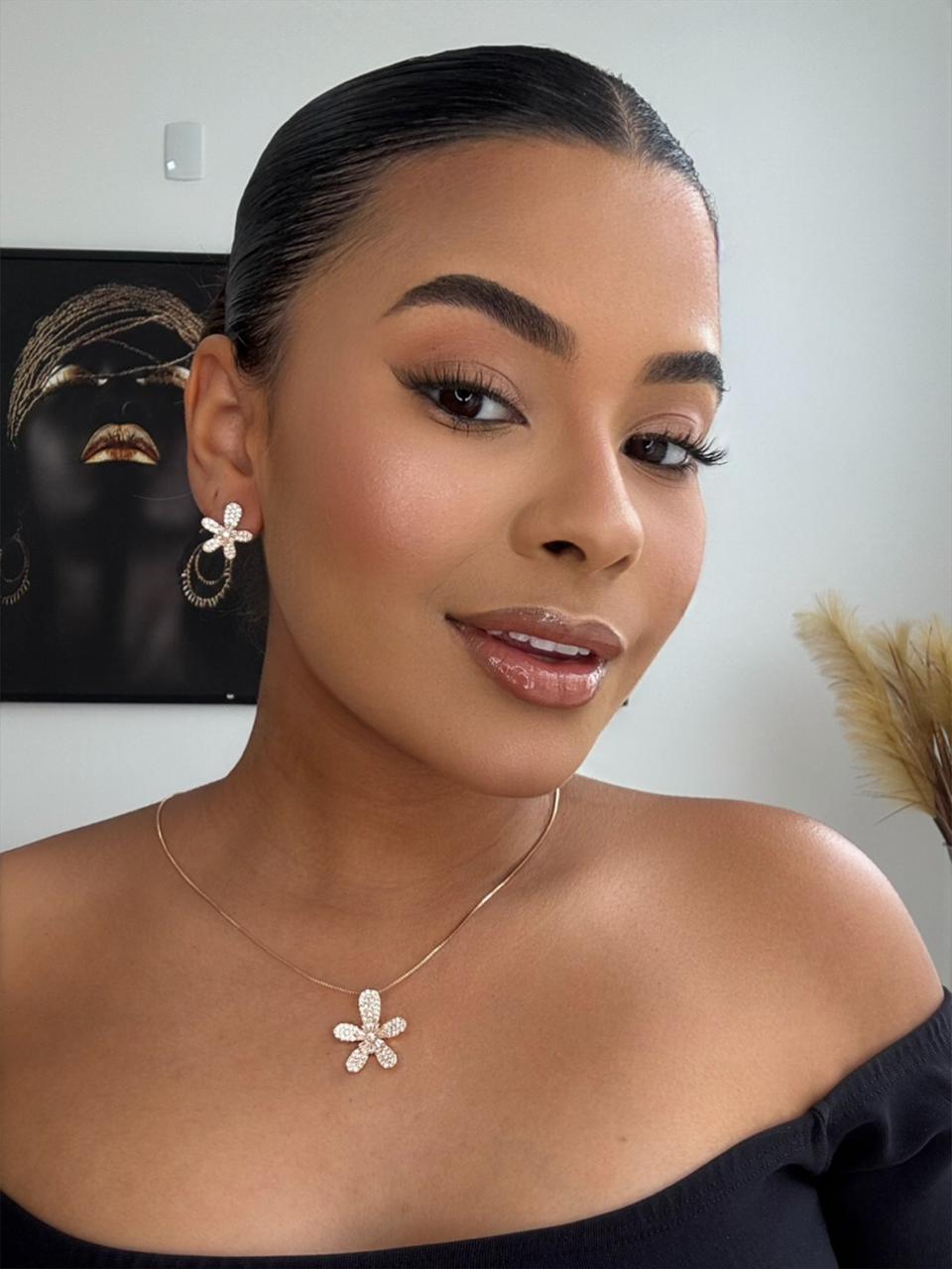 conjunto de brinco e colar flor orgânica com strass