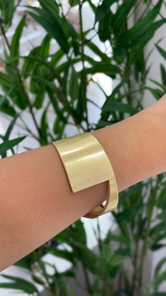 bracelete geométrico simétrica dourado