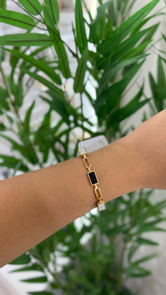 bracelete quadrado vazado com preto em aço