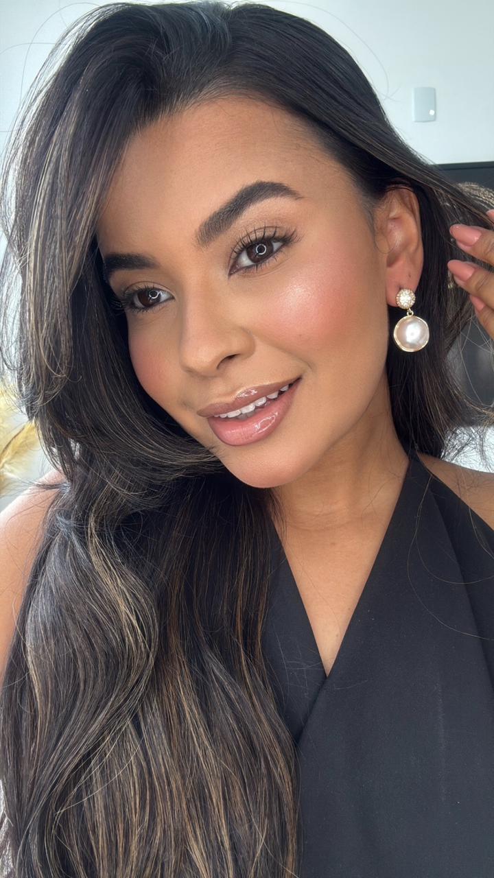 brinco pérola com ponta cravejada e pérola revestida com dourado