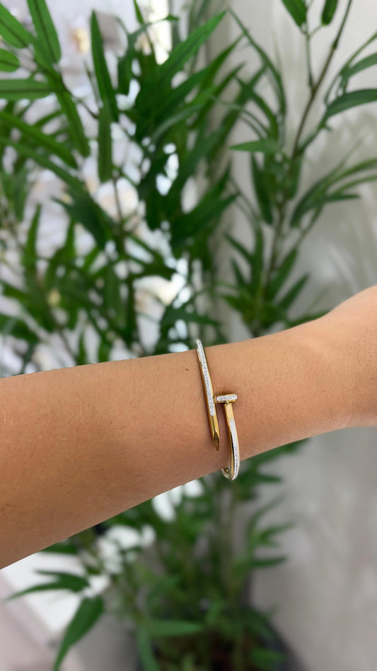 bracelete prego cravejado com branco