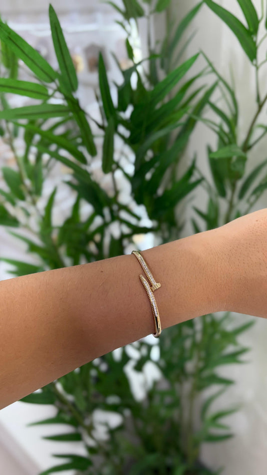bracelete prego cravejado