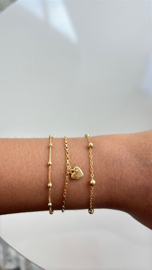 trio de pulseira minimalista bolinhas e coração com pedinha