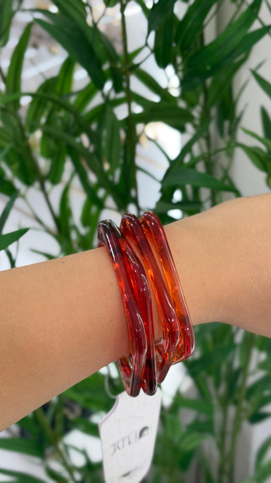 bracelete acrílico marrom claro transparente com 4 unidades