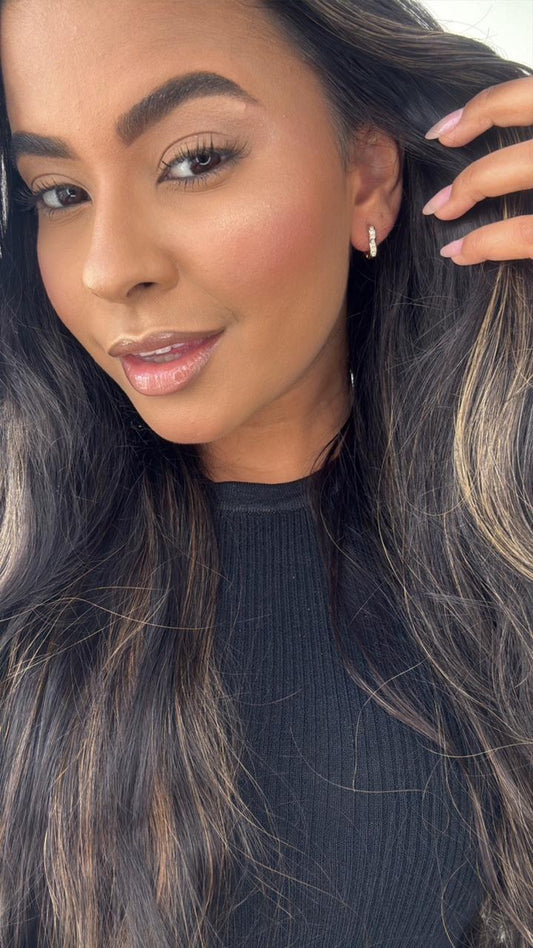 brinco coração com strass minimalista dourado