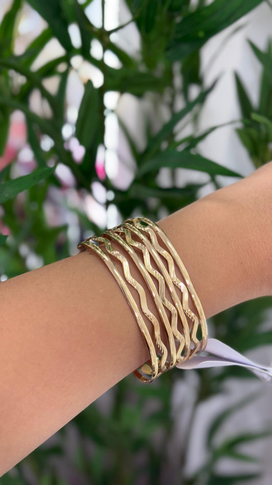 bracelete fios e ondas douradas