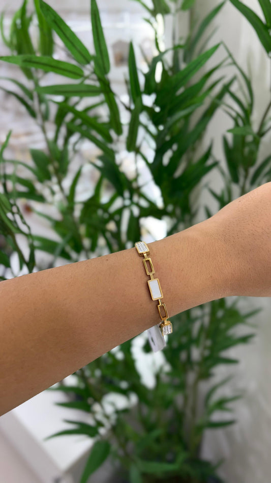 bracelete quadrado vazado com branco em aço