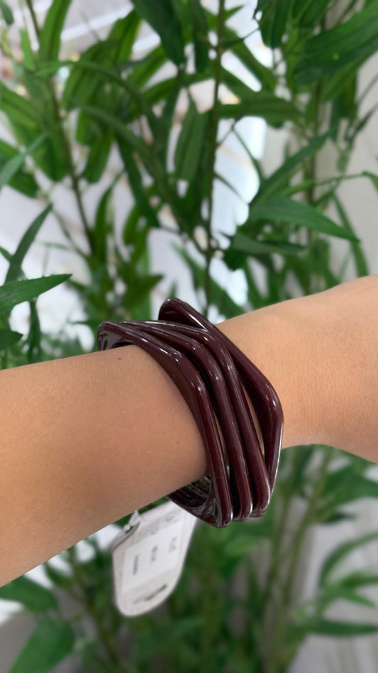 bracelete acrílico marrom com 4 unidades
