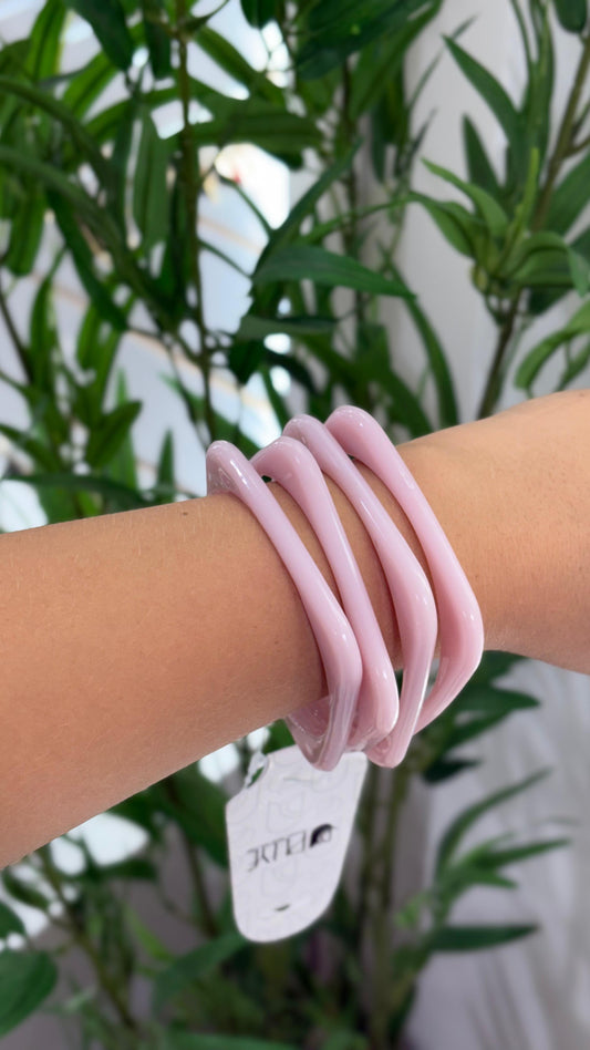 bracelete rosa claro transparente com 4 unidades