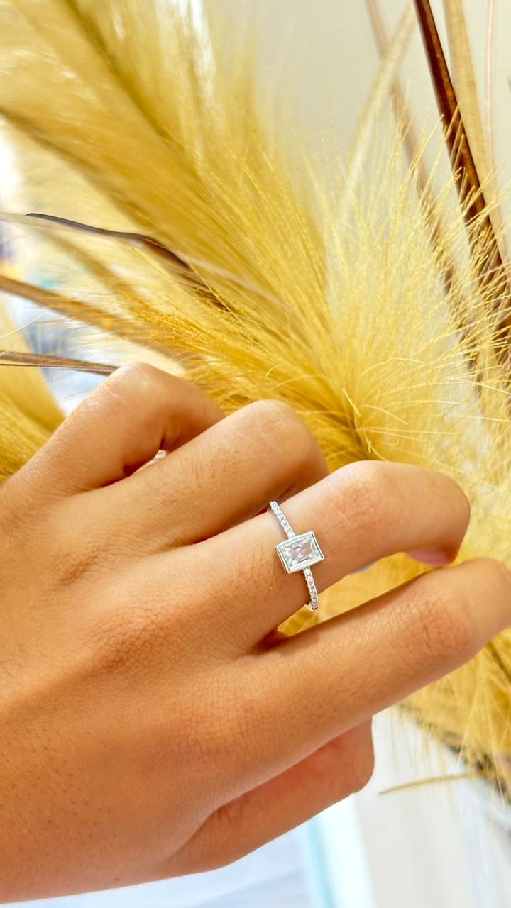 anel solitário prata cravejado