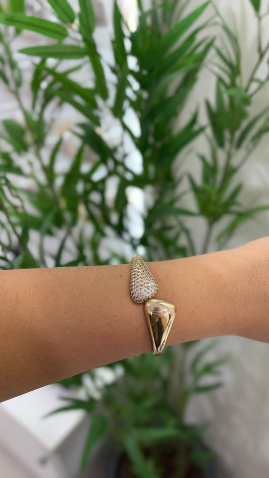 bracelete gota orgânica com strass