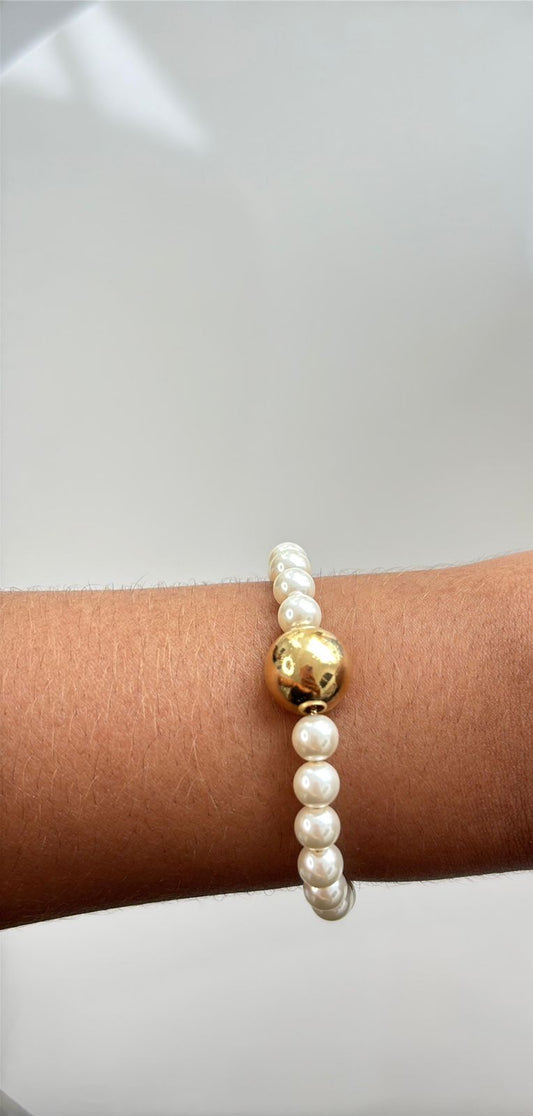 pulseira de pérola de fita dourada e bolas douradas com regulagem