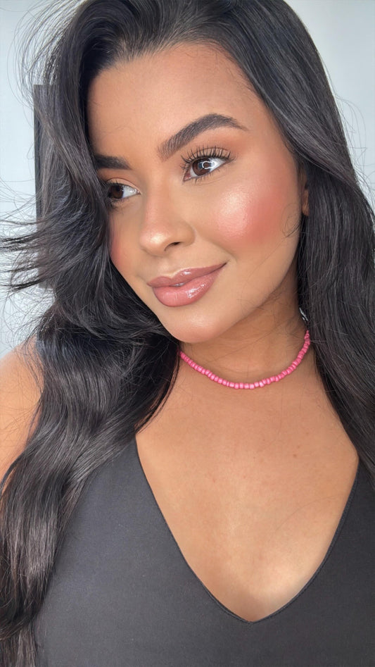 colar choker de  miçanga rosa