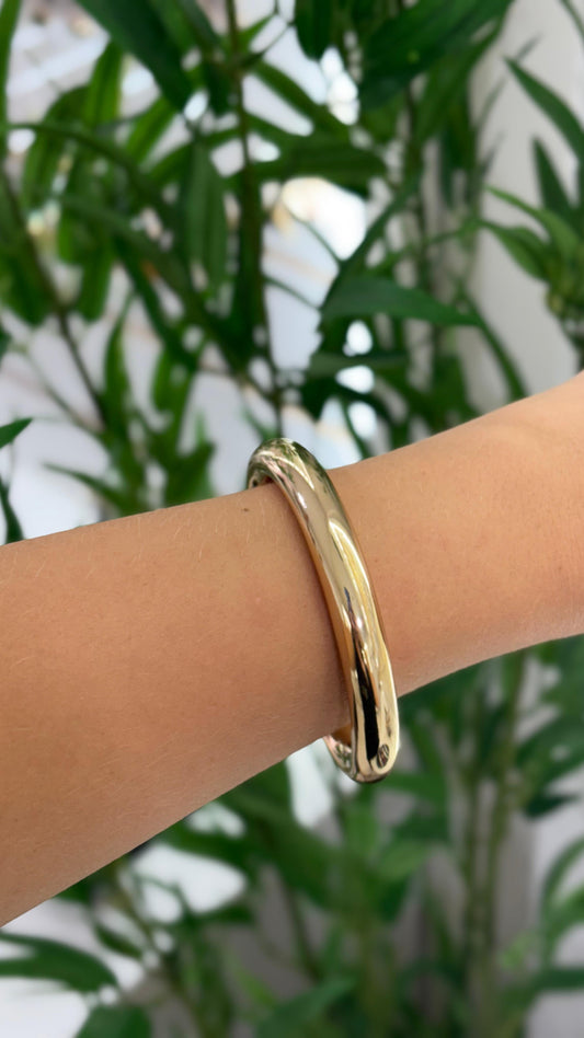 bracelete dourado charme