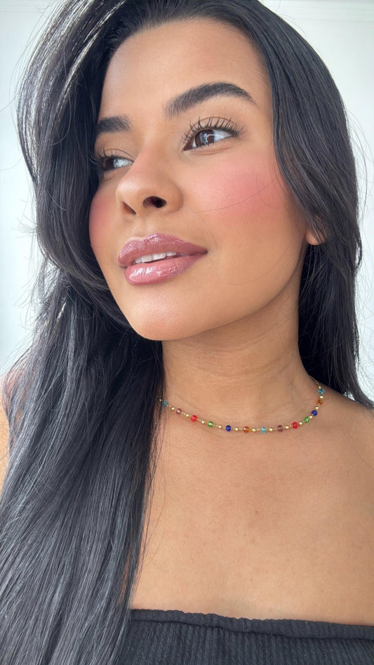 colar choker pedrinhas coloridas com dourado minimalista