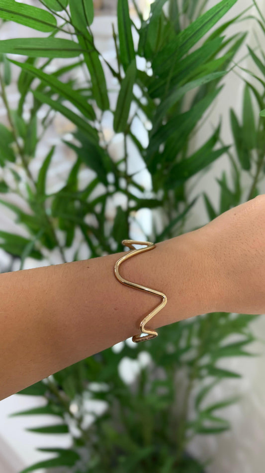 bracelete ondas dourado regulável