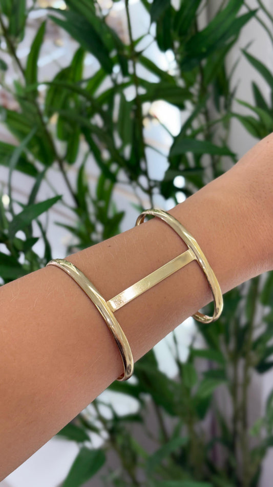 bracelete pulseira larga vazada dourada